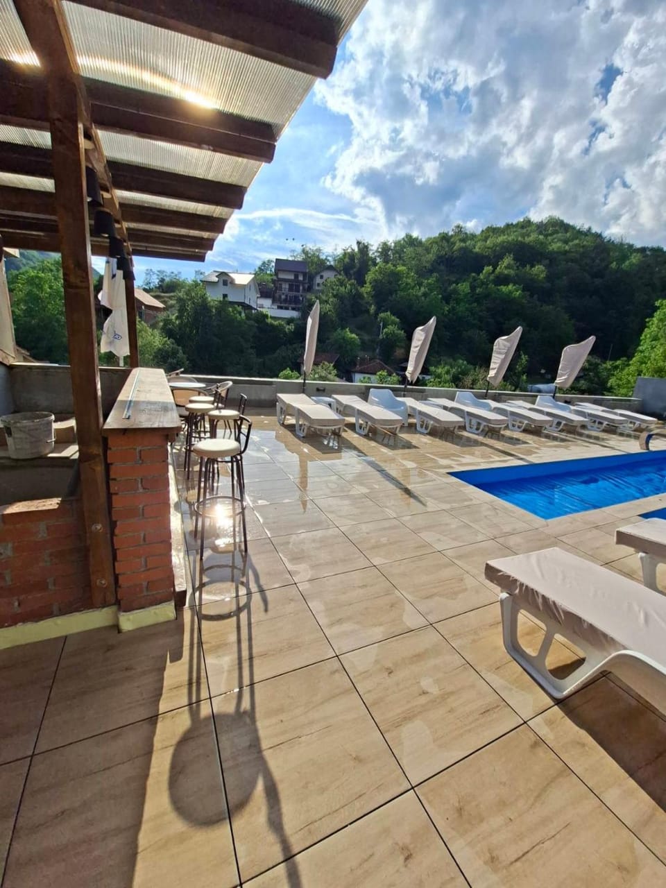 Swimming pool, Swimming pool