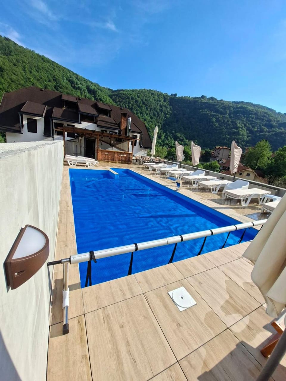 Swimming pool