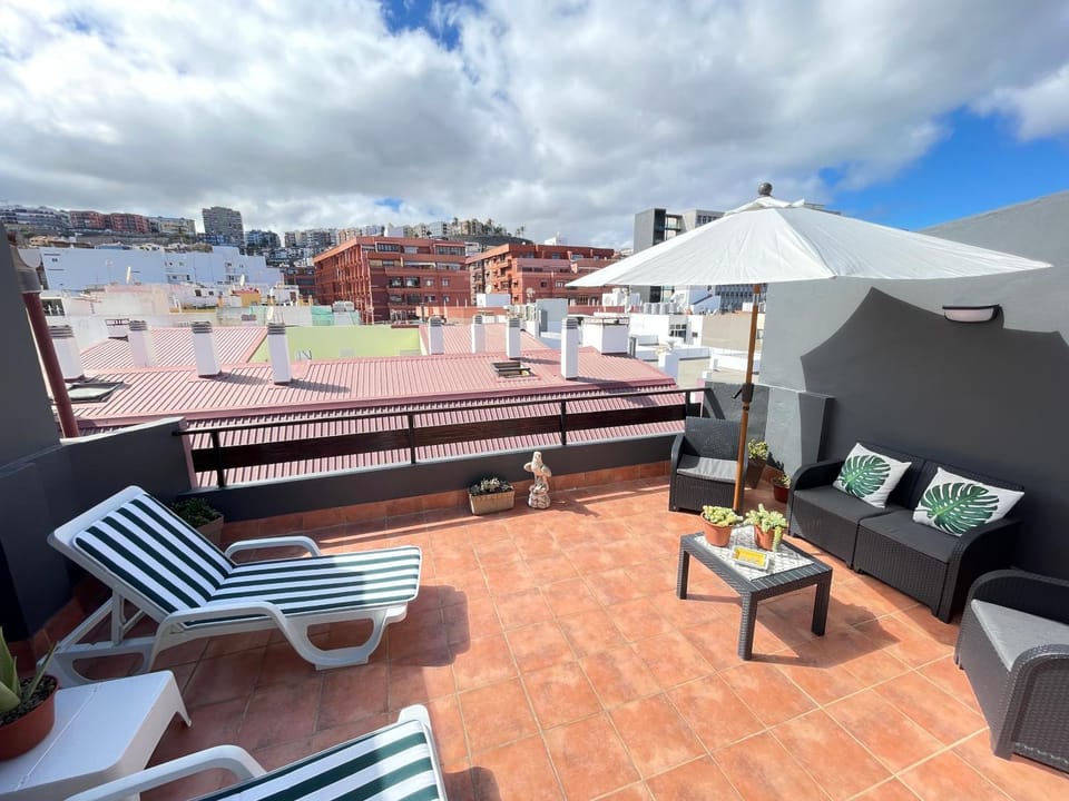 Balcony/Terrace, sunbed