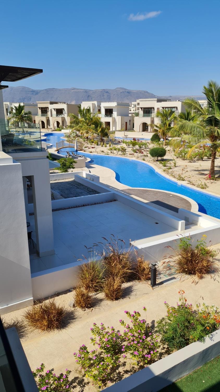 Property building, Day, Pool view, Swimming pool