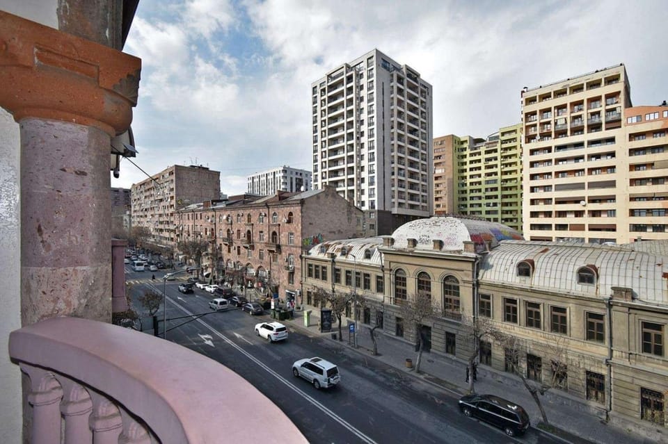 Amiryan street, 1 bedroom Luxe apartment with balcony Apartment in Yerevan