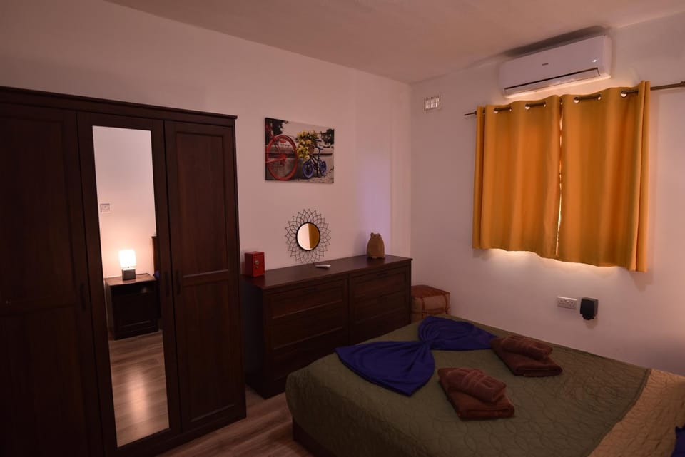 Bed, Bedroom, towels, wardrobe