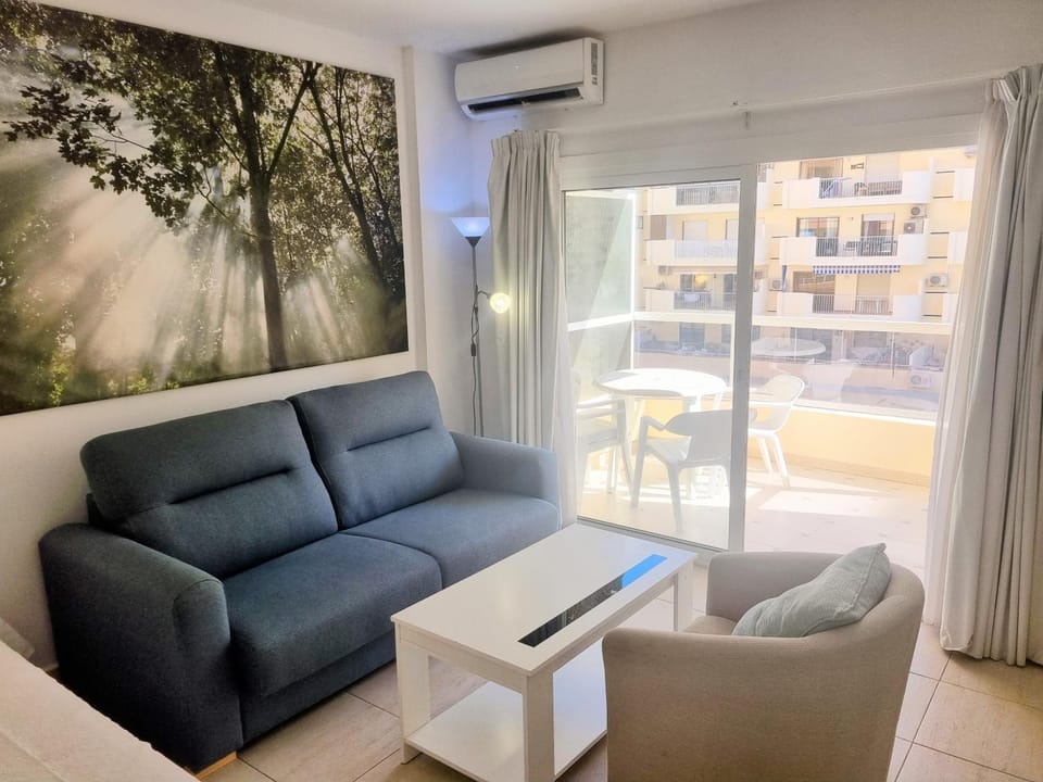 Living room, air conditioner
