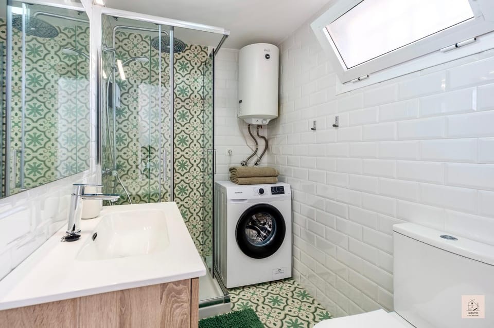 Bathroom, washing machine, washing machine