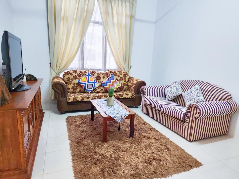 Communal lounge/ TV room, TV and multimedia, Living room, Seating area