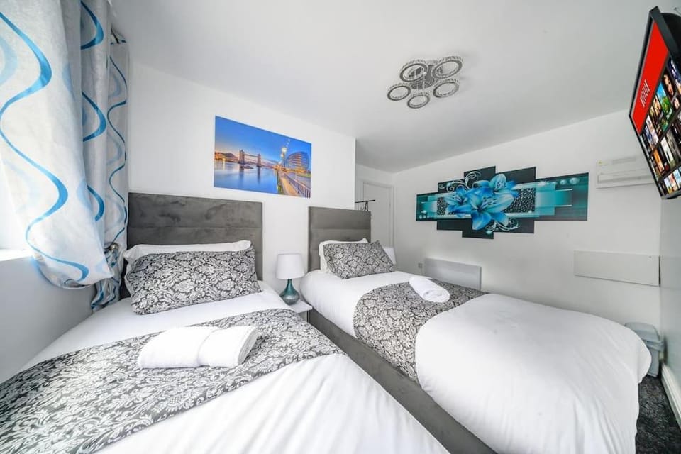 16FM For your Relaxed & Cosy stay with Free Parking and Free Wifi House in Leeds