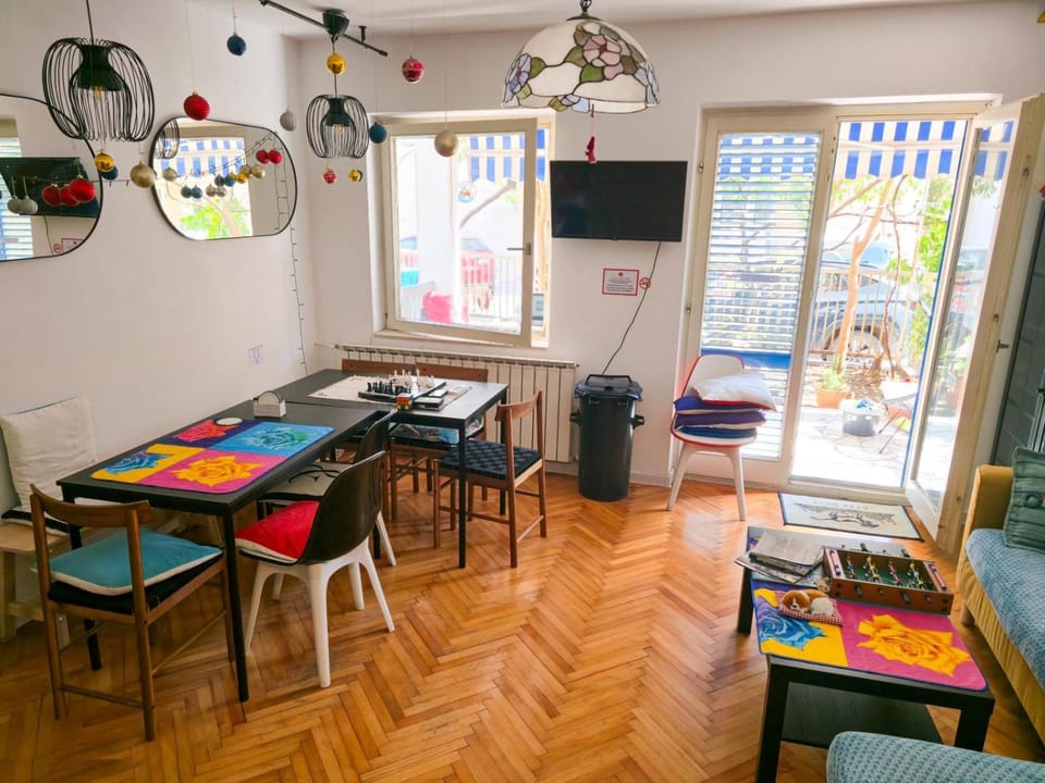 Communal lounge/ TV room, Balcony/Terrace