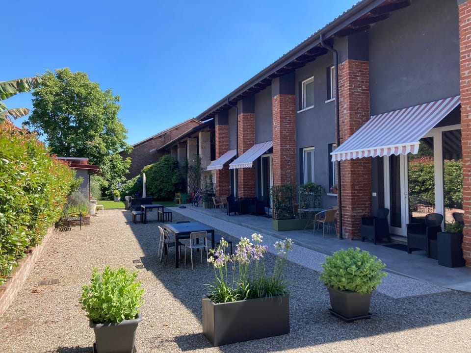 Garden, Inner courtyard view