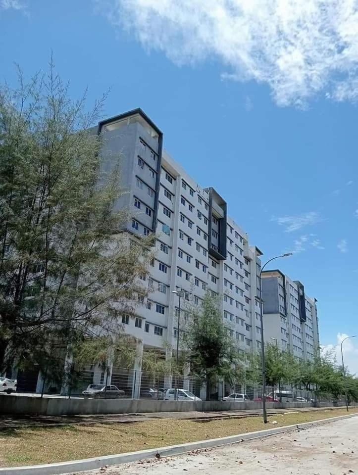EM Camar Seaview Homestay at Sutra Villa2 Apartment in Pahang, Malaysia