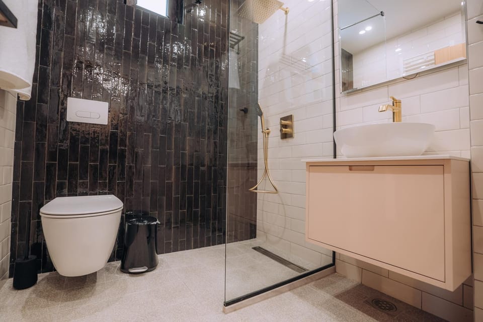 Shower, Toilet, Bathroom