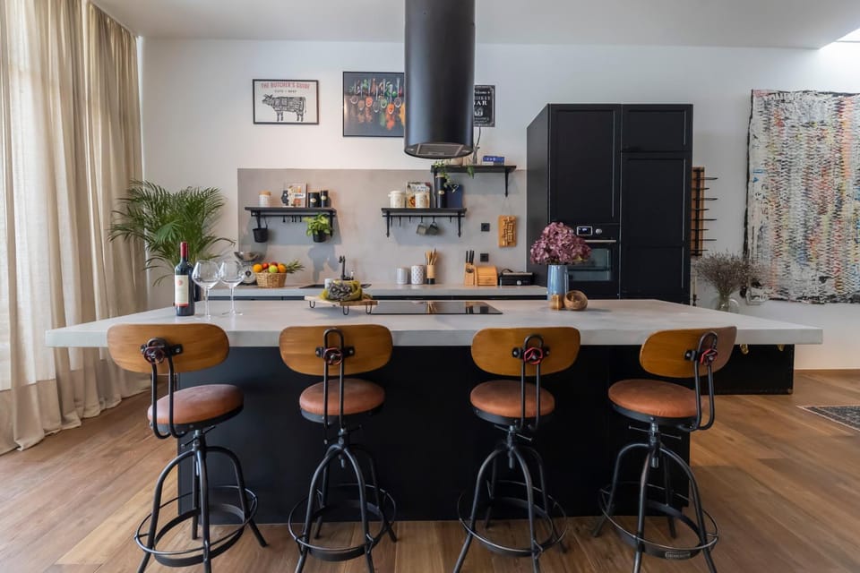 Kitchen or kitchenette, Food and drinks, Drinks