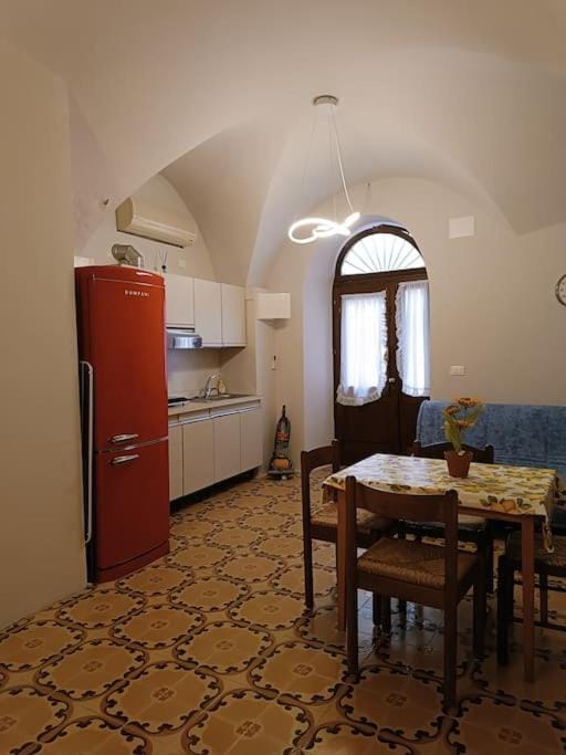 Casa del nonno Ernesto centro storico Apartment in Noli