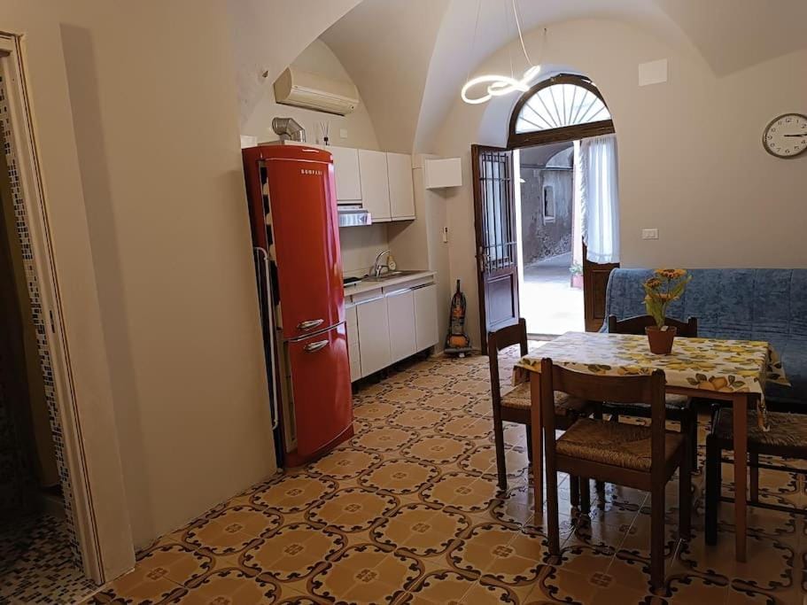 Casa del nonno Ernesto centro storico Apartment in Noli