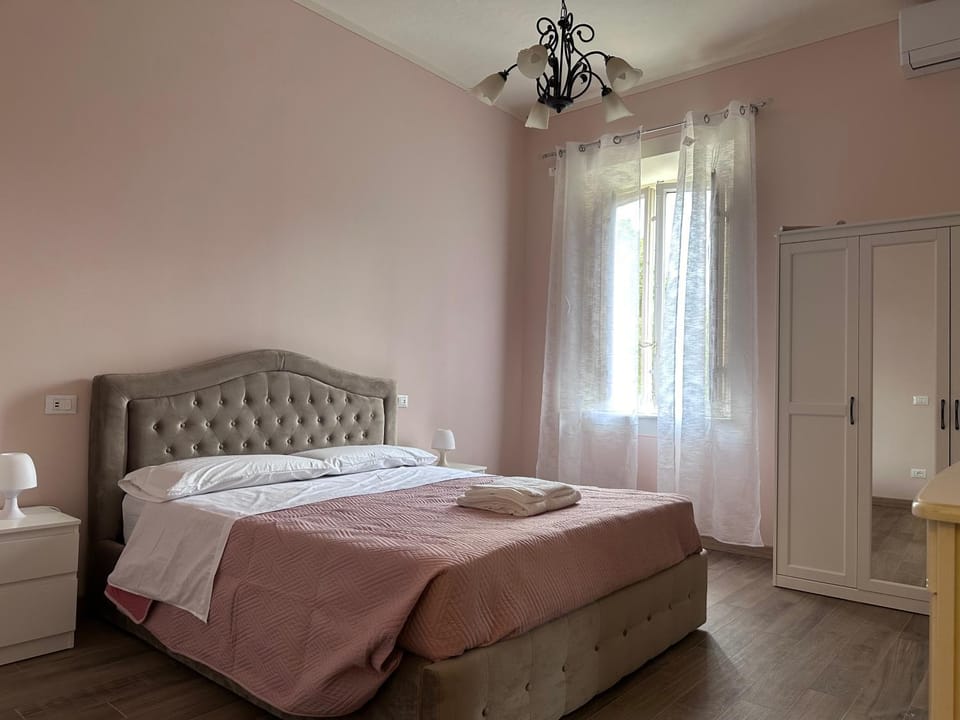 Bed, Photo of the whole room, Bedroom, towels, wardrobe