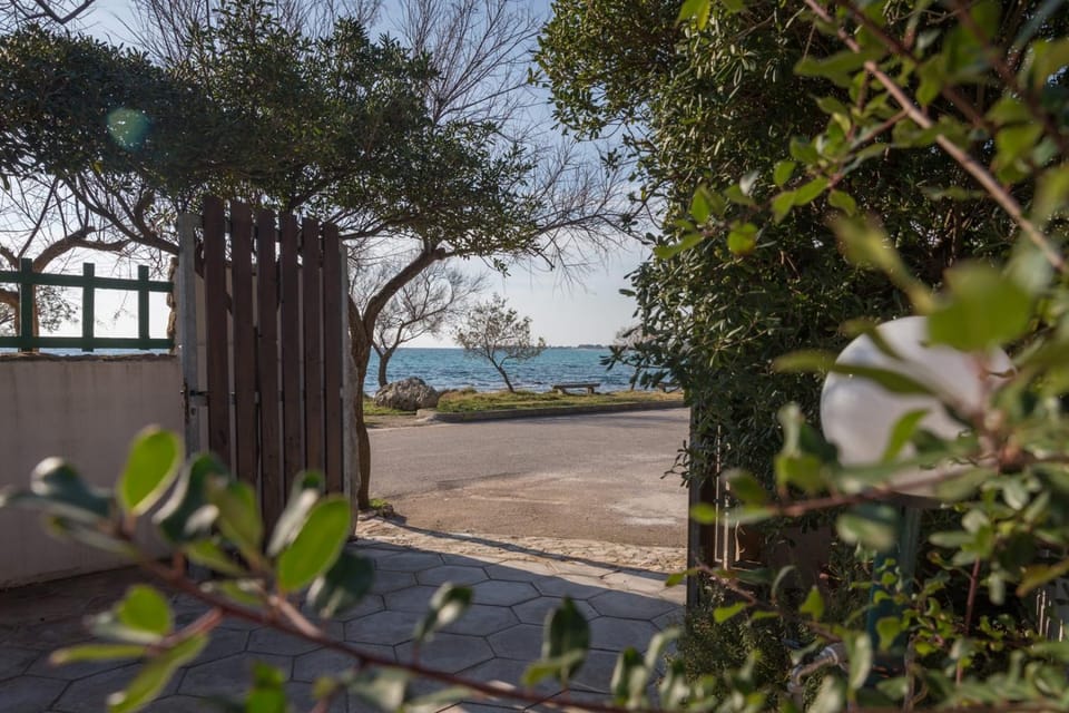 Garden view, Sea view