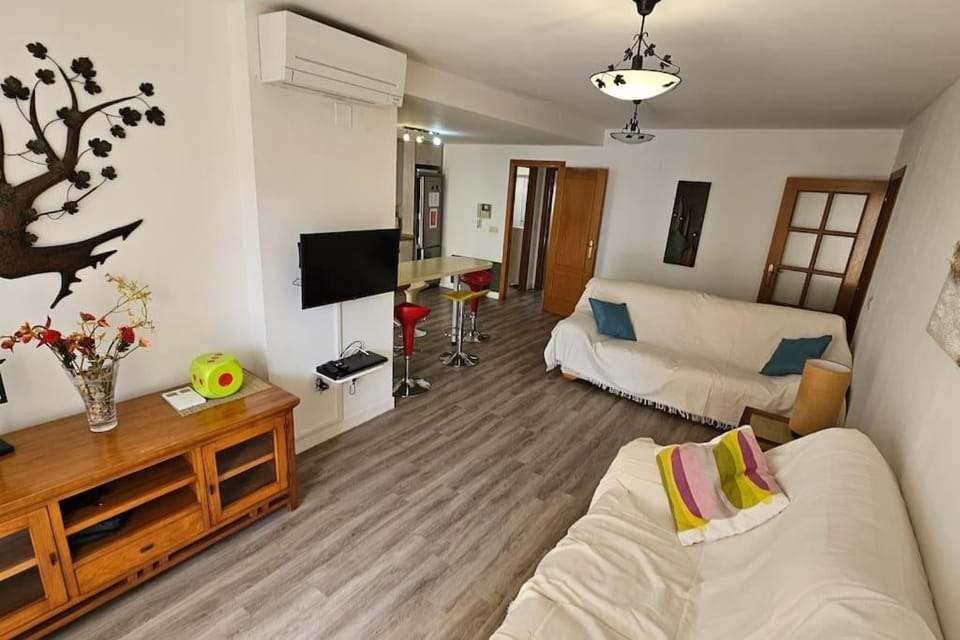 TV and multimedia, Living room, air conditioner