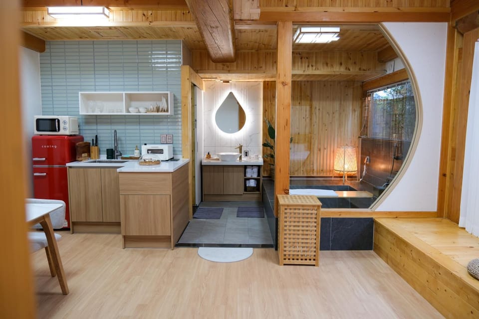 경주 황리단길 한옥스테이 다가감 Bed and Breakfast in South Korea