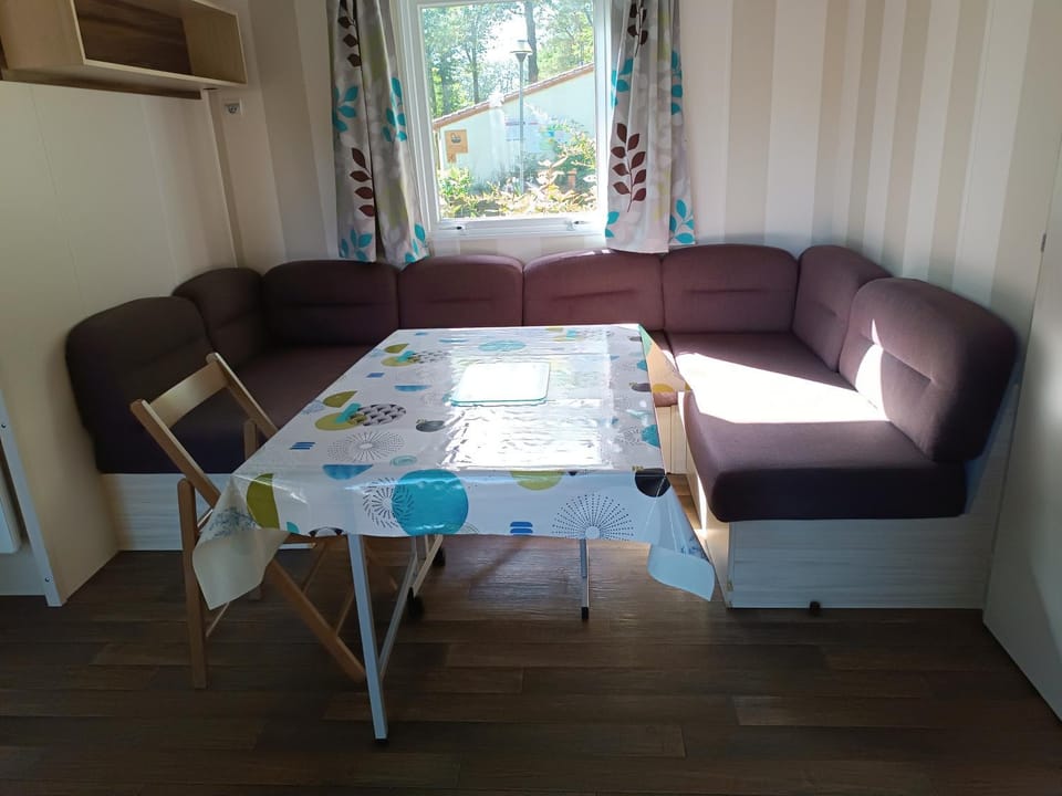 Mobil-home en pleine Nature Campground/ 
RV Resort in Pays de la Loire