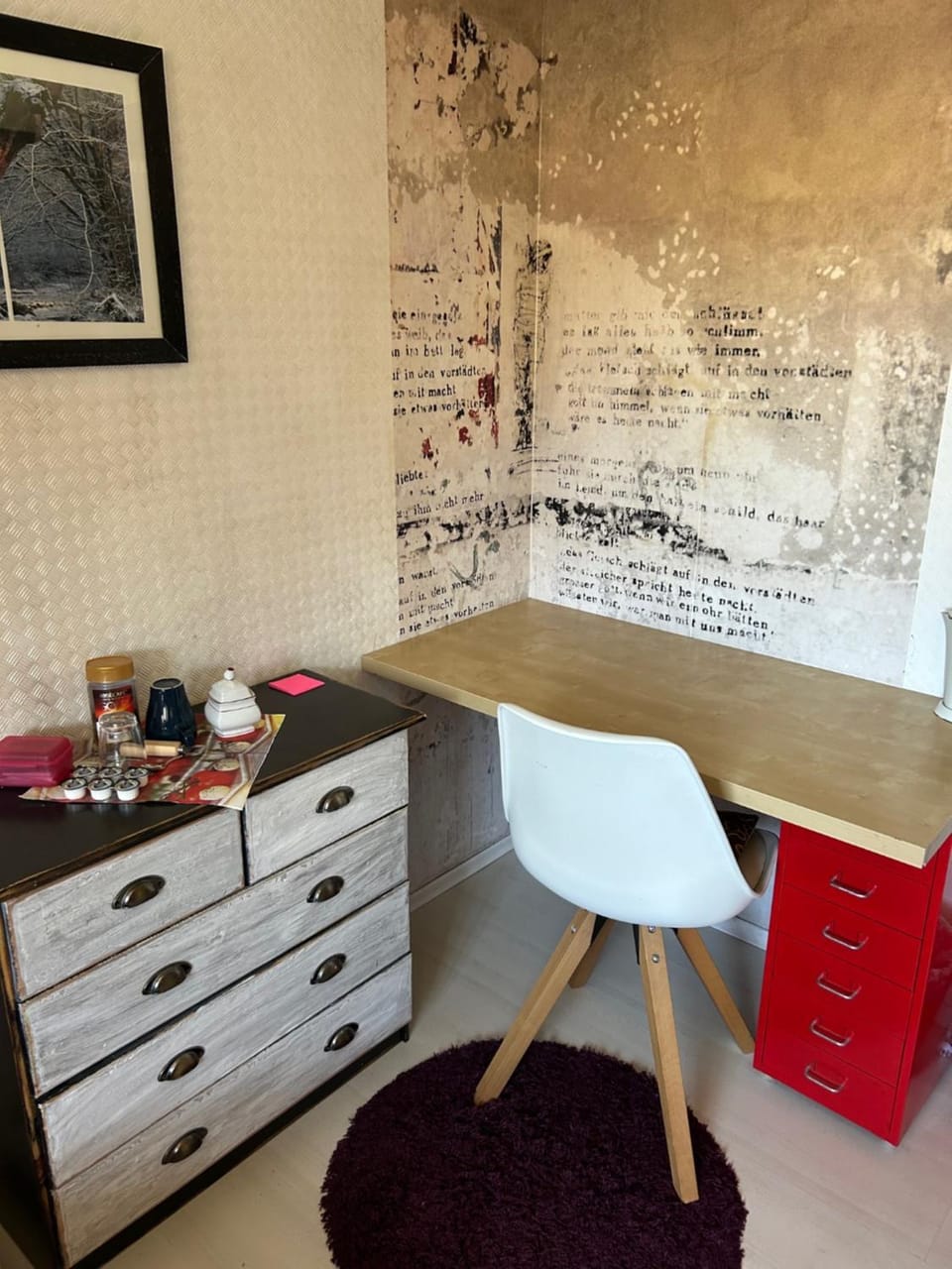 Seating area, Bedroom