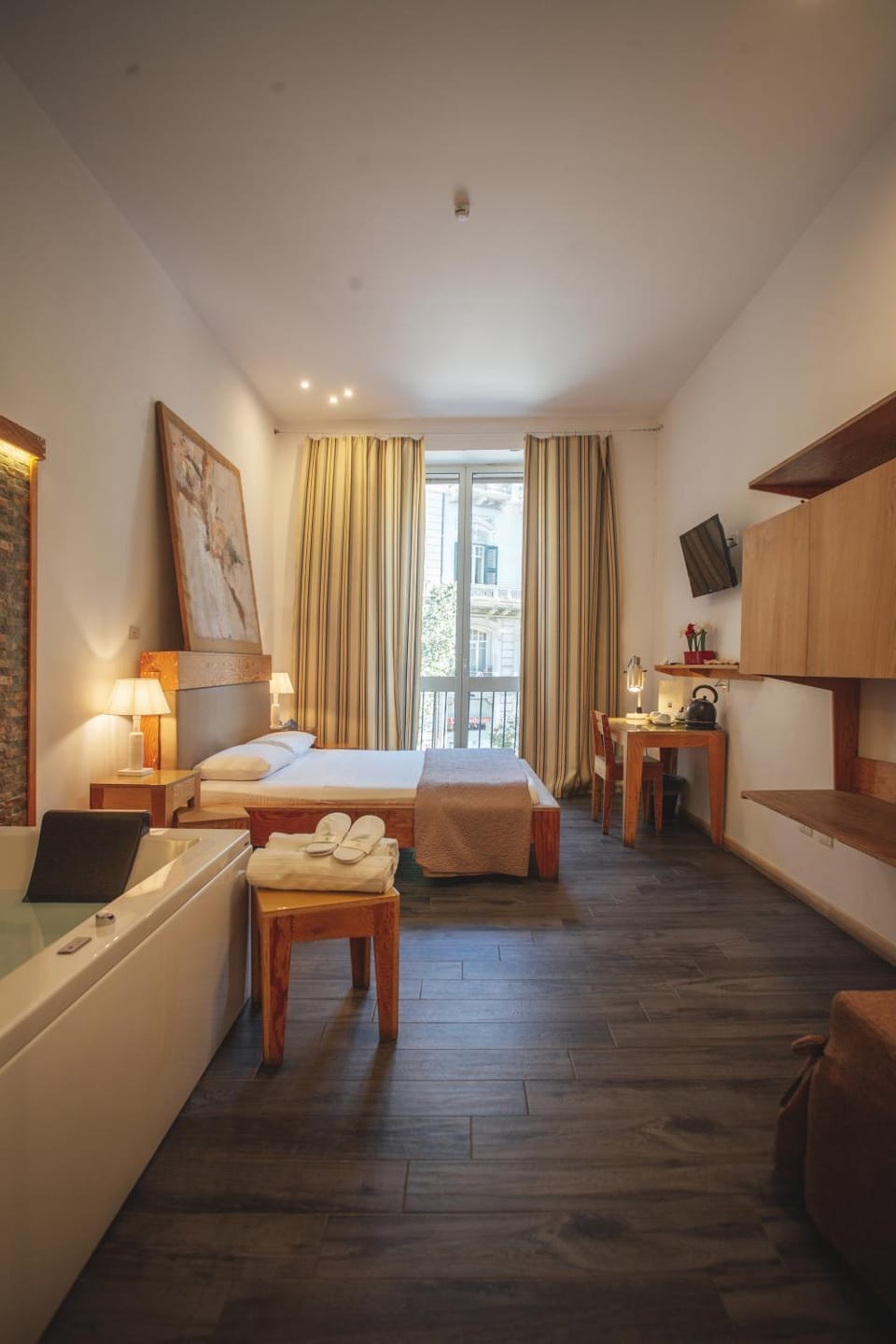 Bed, Photo of the whole room, Bedroom