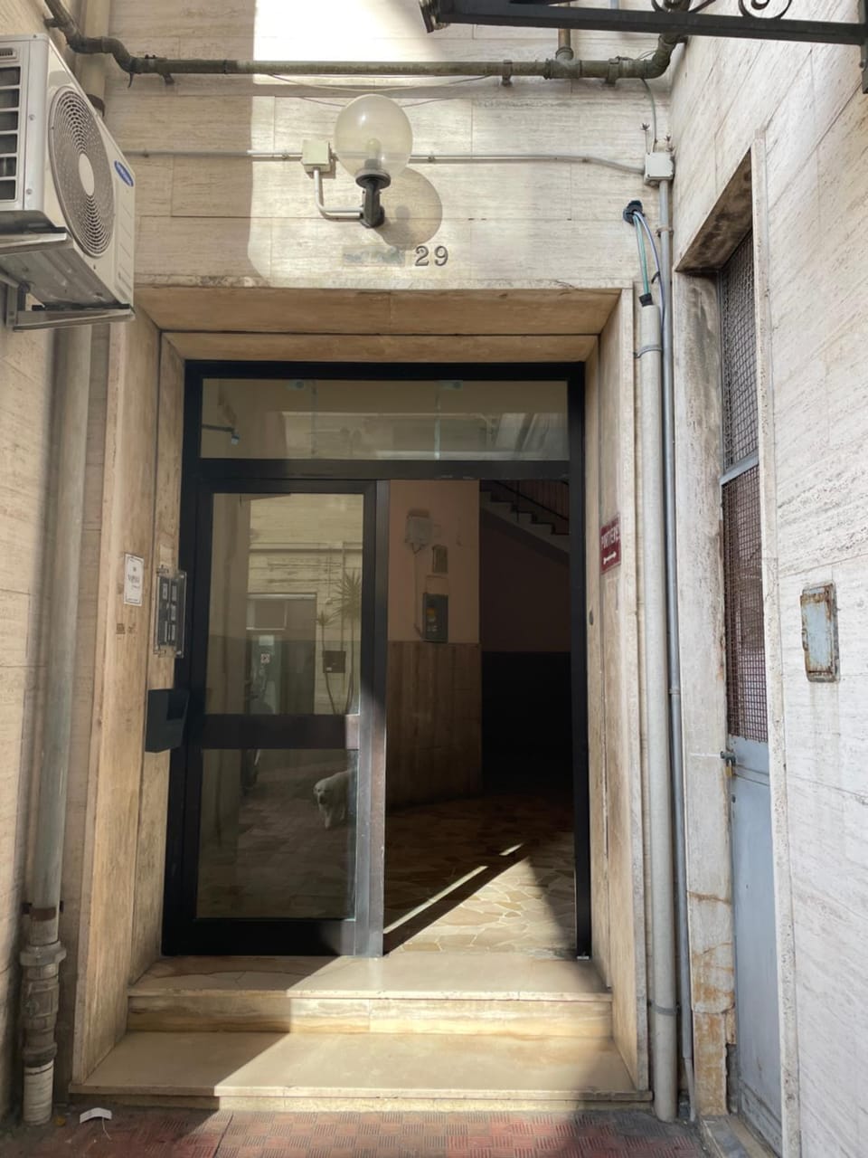Facade/entrance