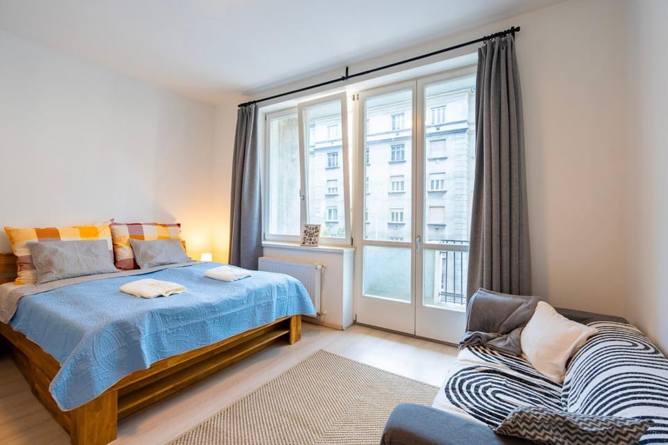 Bed, Balcony/Terrace, Bedroom