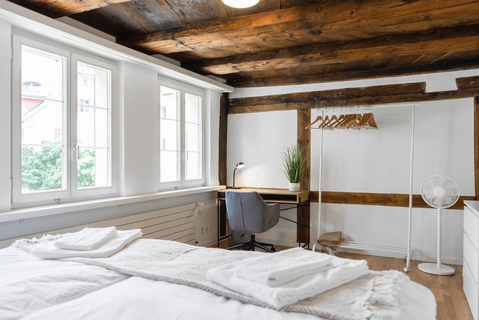 Bed, Photo of the whole room, Bedroom, City view, towels