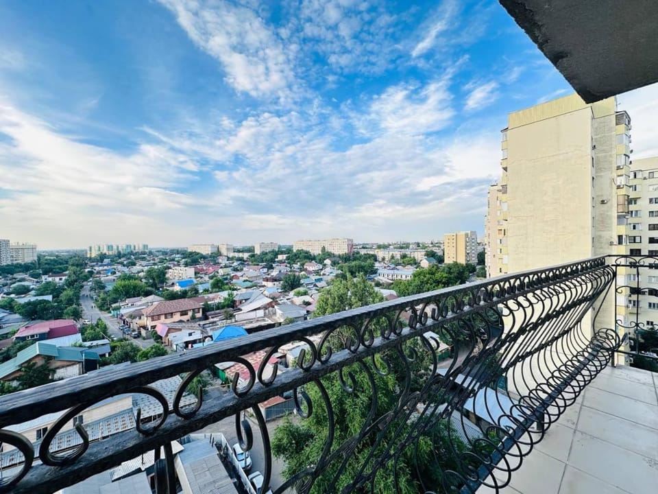 Семейная гавань Apartment in Almaty