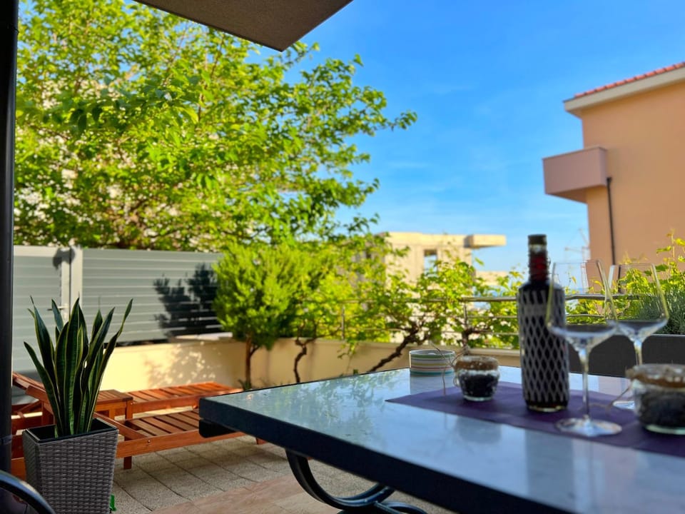 Day, View (from property/room), Balcony/Terrace, Garden view