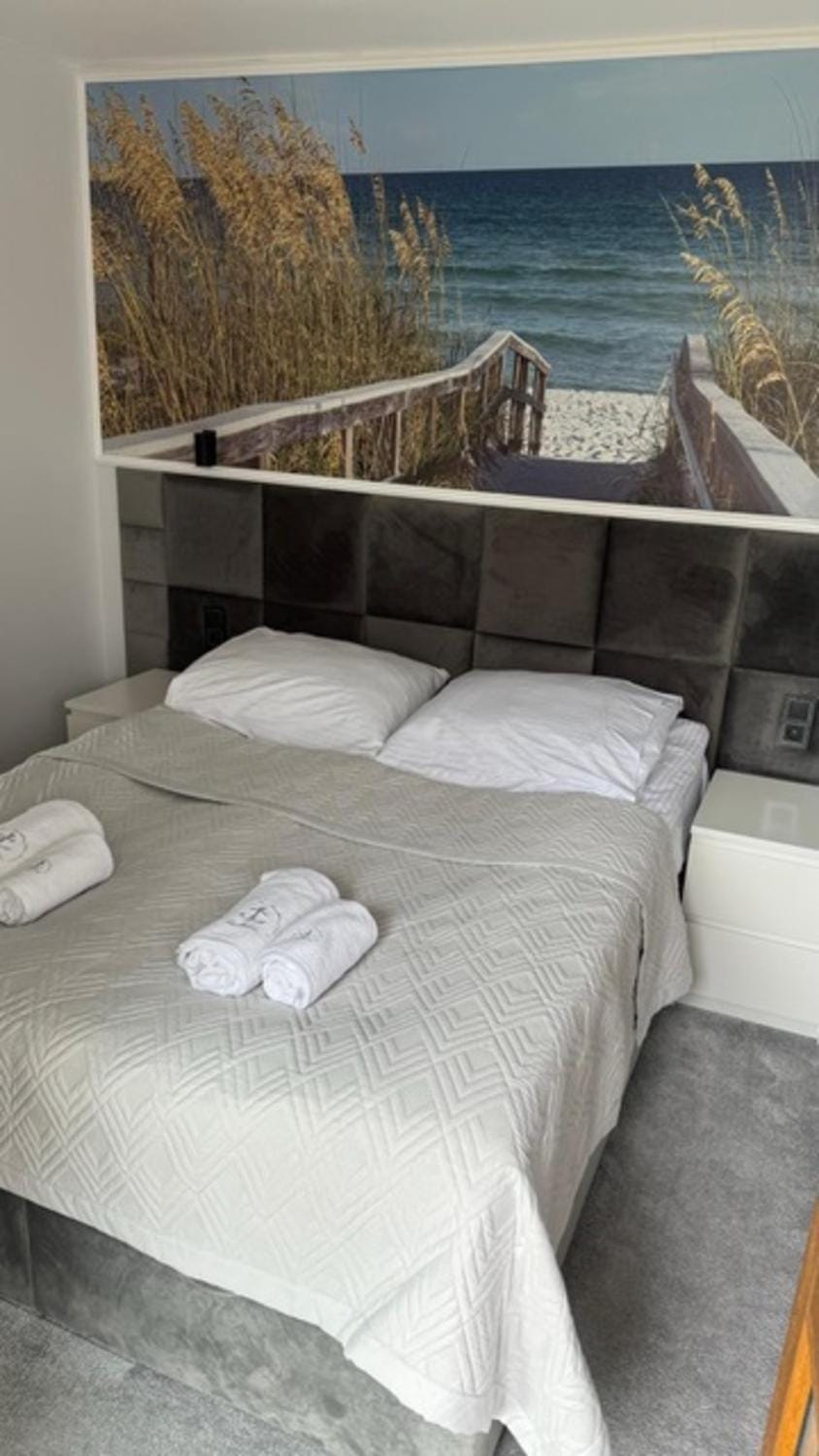 Bed, Photo of the whole room, Sea view, towels