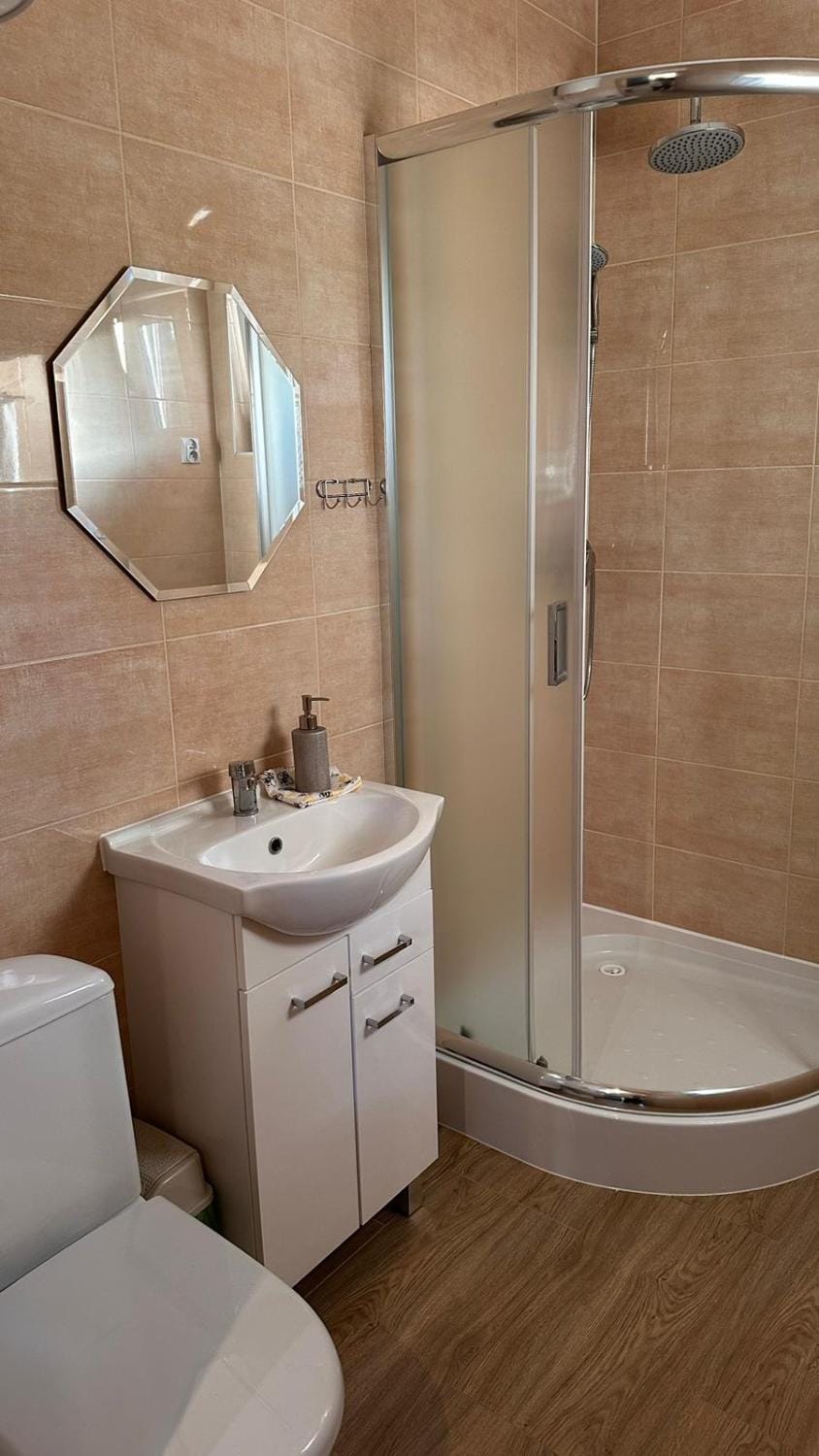 Shower, Toilet, Bathroom