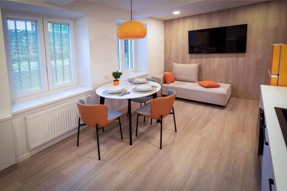 Communal lounge/ TV room, Living room, Dining area, internet, kitchen