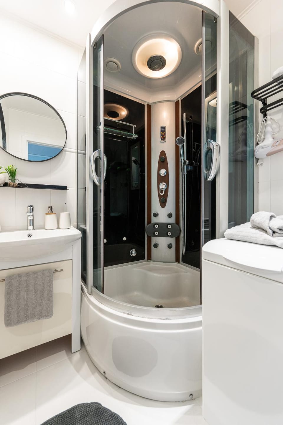 Shower, Bathroom, towels