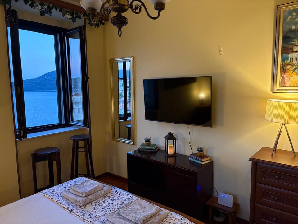 Photo of the whole room, Evening entertainment, Mountain view