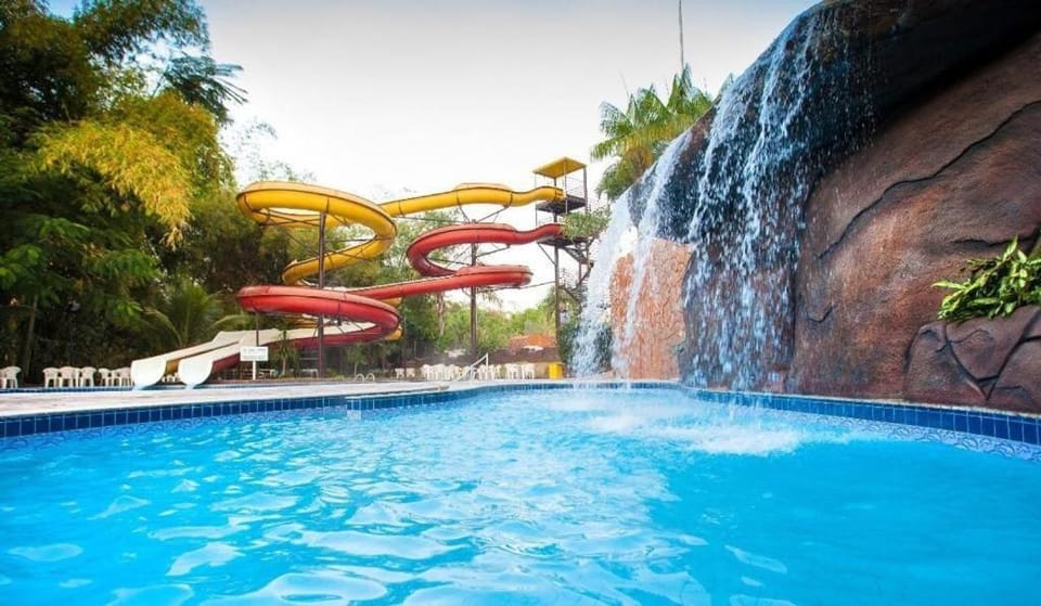 Suíte Golden Dolphin piscinas 24h Apartment in State of Goiás