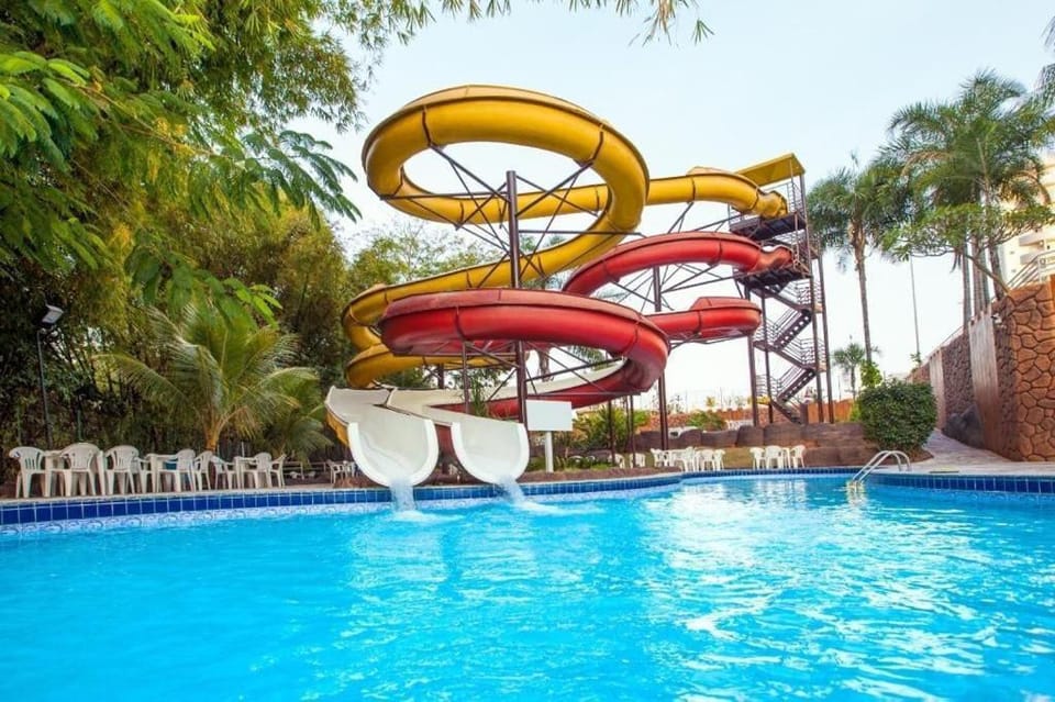Suíte Golden Dolphin piscinas 24h Apartment in State of Goiás