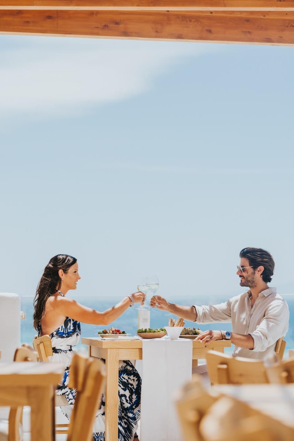 Restaurant/places to eat, People, Food and drinks, Dining area, Food, Drinks