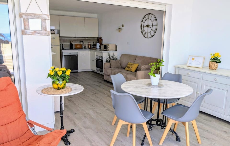 T3 refait à neuf vue mer, piscine, clim, garage, wifi Apartment in Occitanie