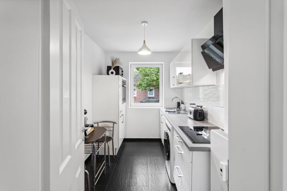 Coffee/tea facilities, dishwasher, microwave, stove, stove, toaster, toaster, washing machine, washing machine, dryer, kitchen, kitchen