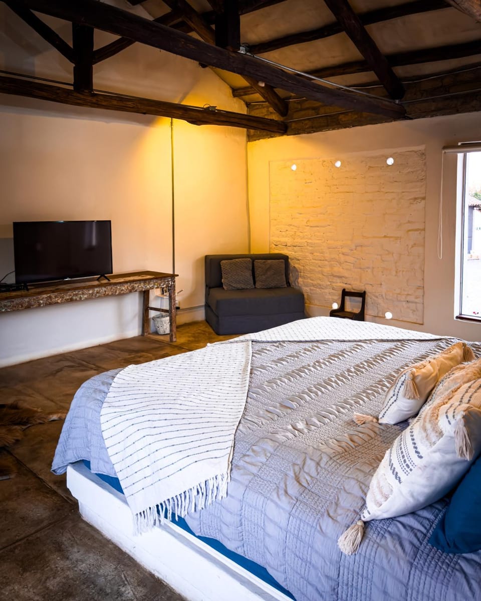 Bed, TV and multimedia