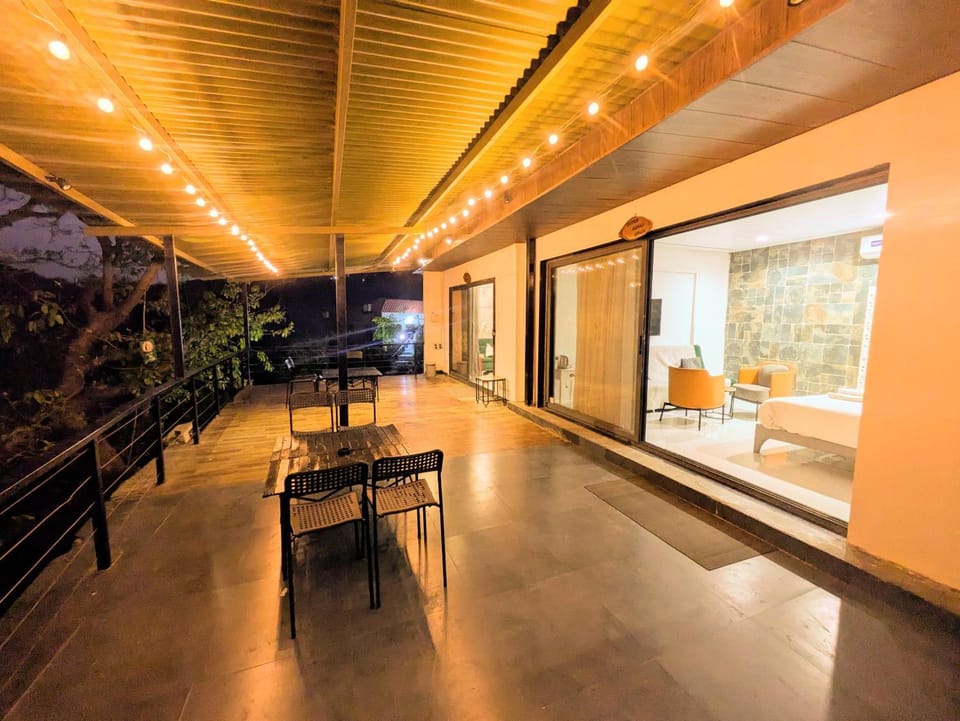 Glass Canvas Bed and Breakfast in Gujarat