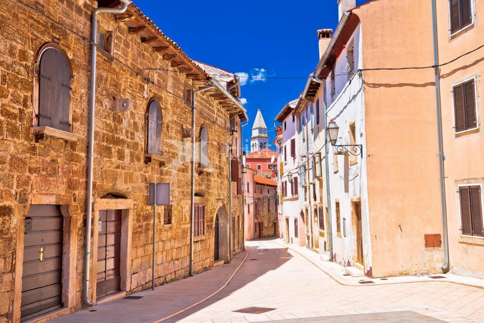 Property building, Day, Neighbourhood, City view, Landmark view, Street view
