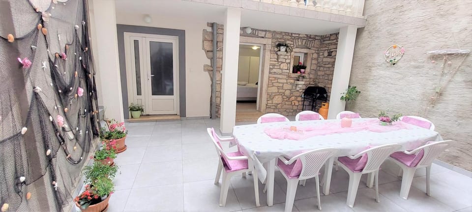 Beautiful Alisa Home - center of the old town Vodnjan Apartment in Vodnjan