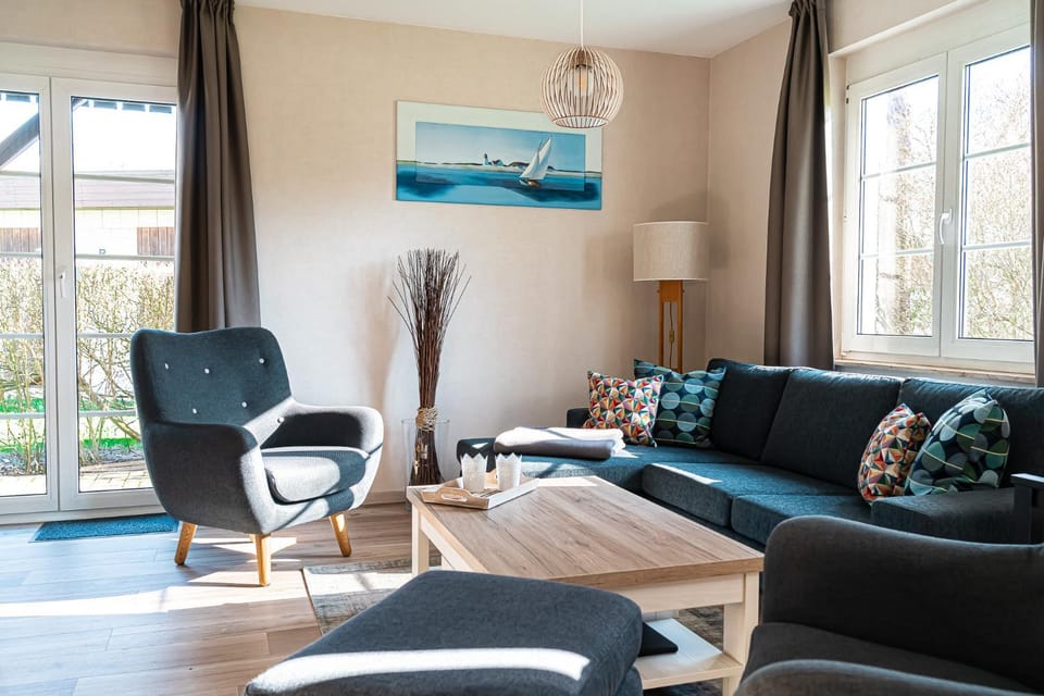 Summer, Living room, Seating area