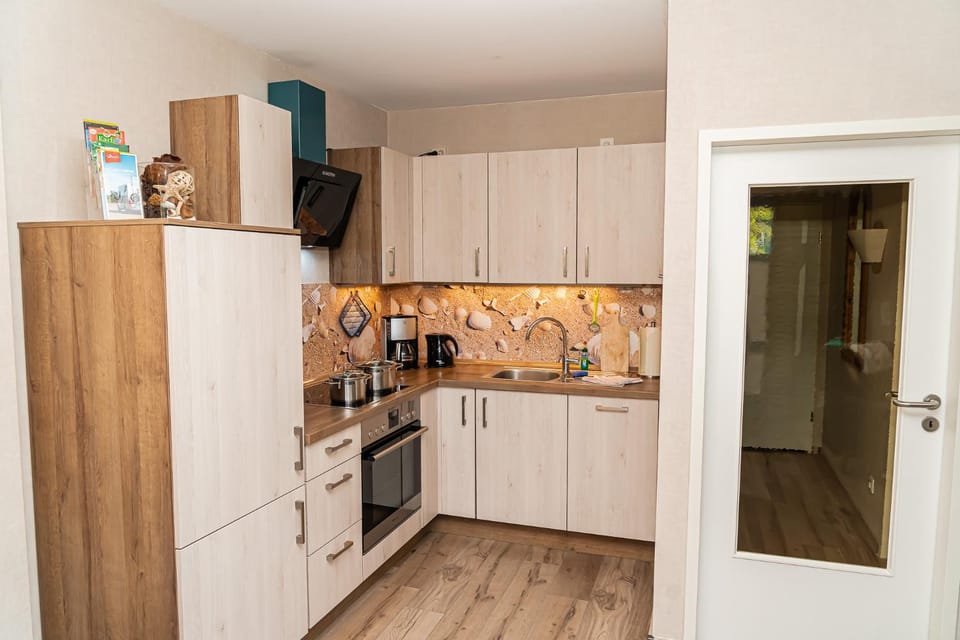 Kitchen or kitchenette, kitchen