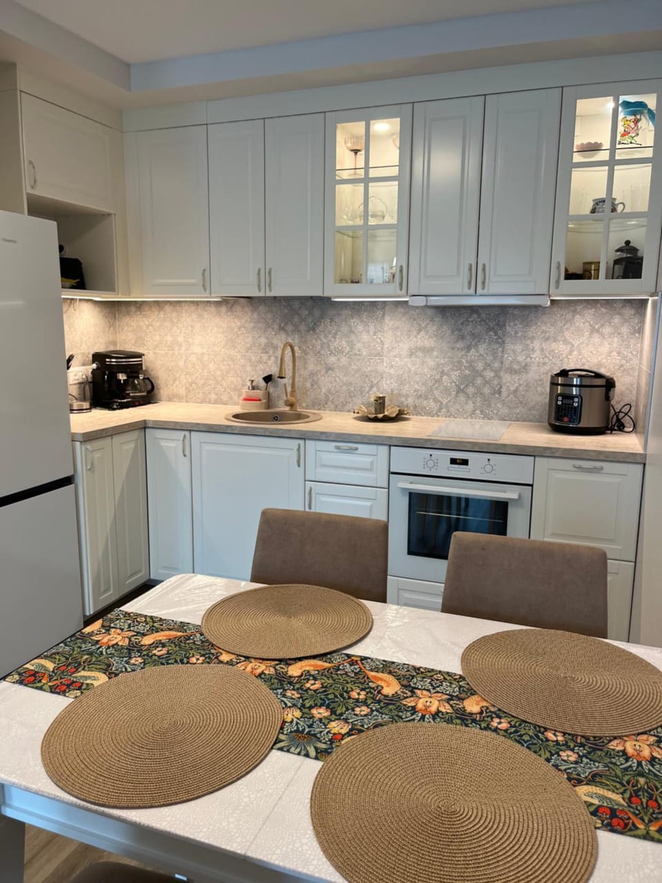 Dining area, oven, stove