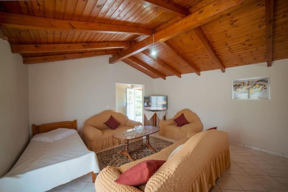 Cozy loft Big balcony all comfort Near Sarandë Apartment in Vlorë County, Albania