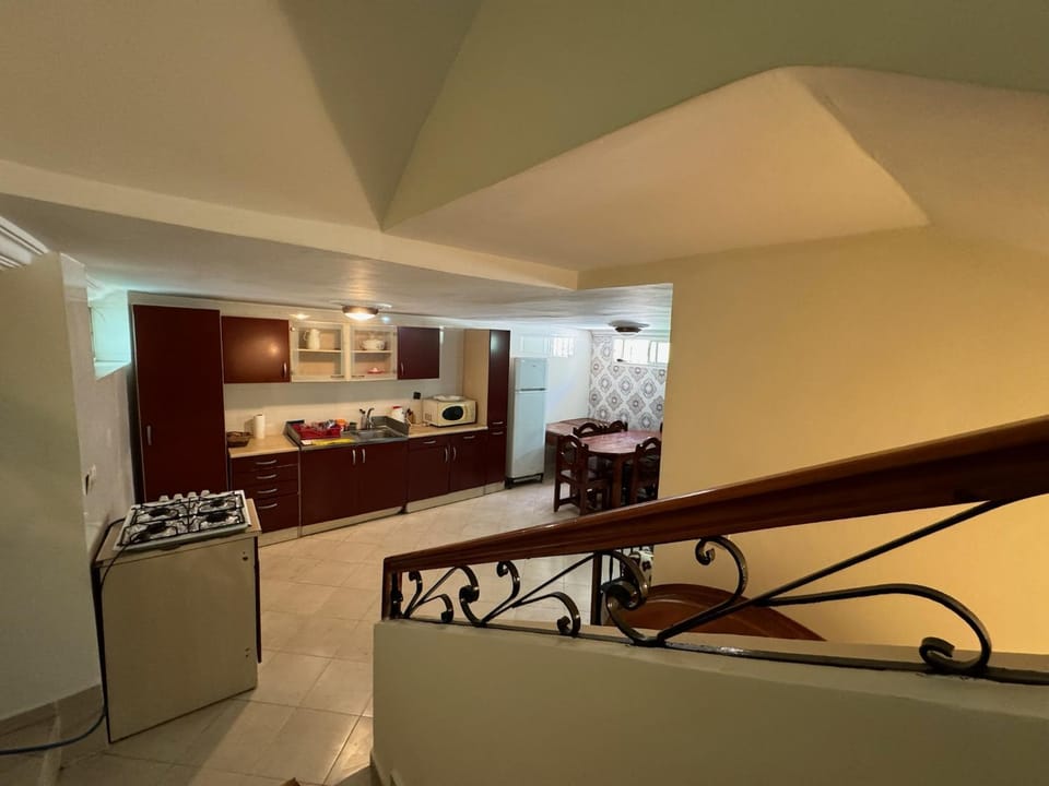 Kitchen or kitchenette, Dining area, stove