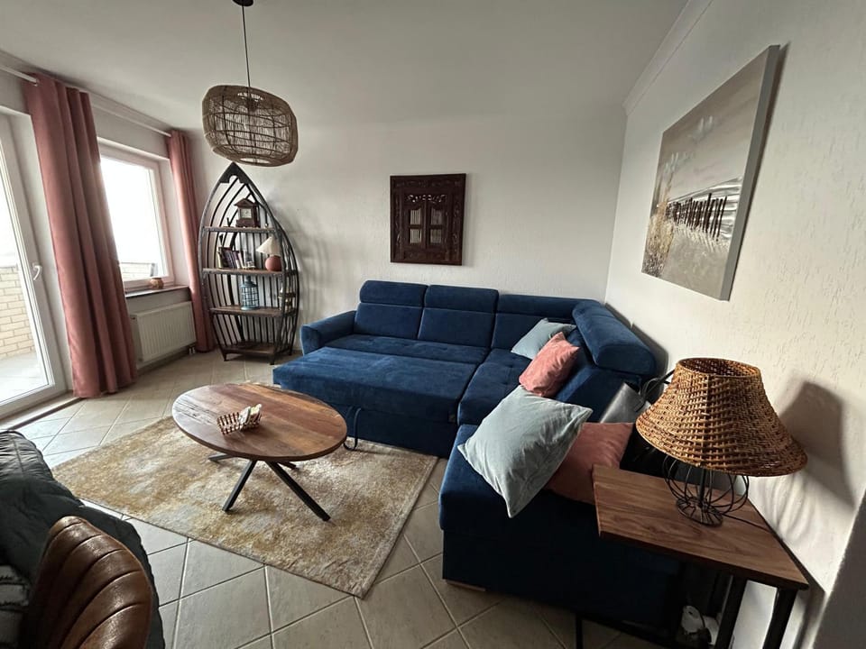 View (from property/room), Living room, Landmark view