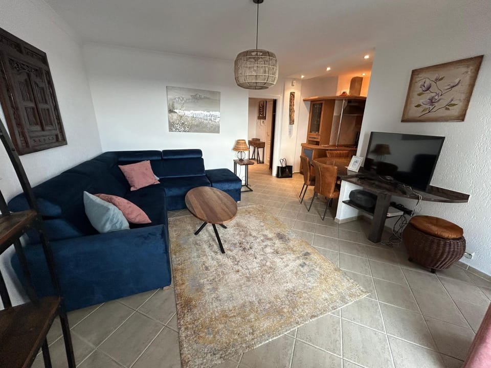 TV and multimedia, Living room, Dining area, kitchen